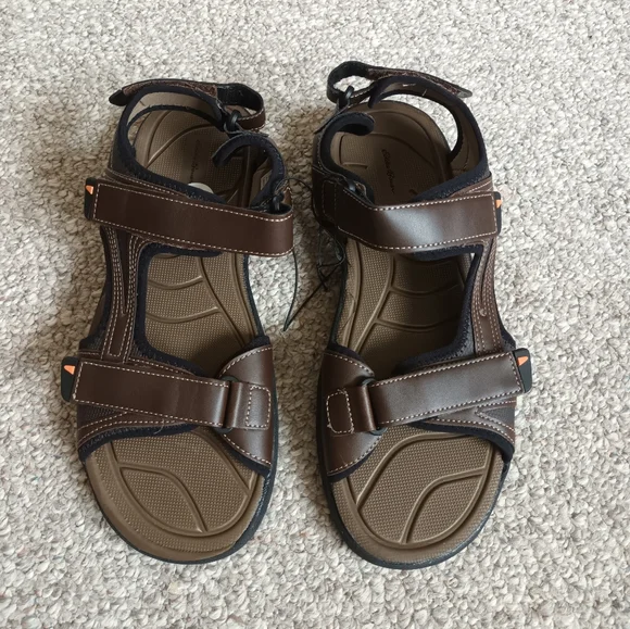 New Eddie Bauer Men's Faux Leather Top Sandals. - Picture 2 of 11